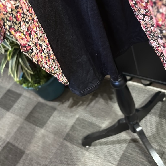 DEX V-neck long sleeve floral midi dress,elastic waist ruched side,ruffle hem - Picture 9 of 16